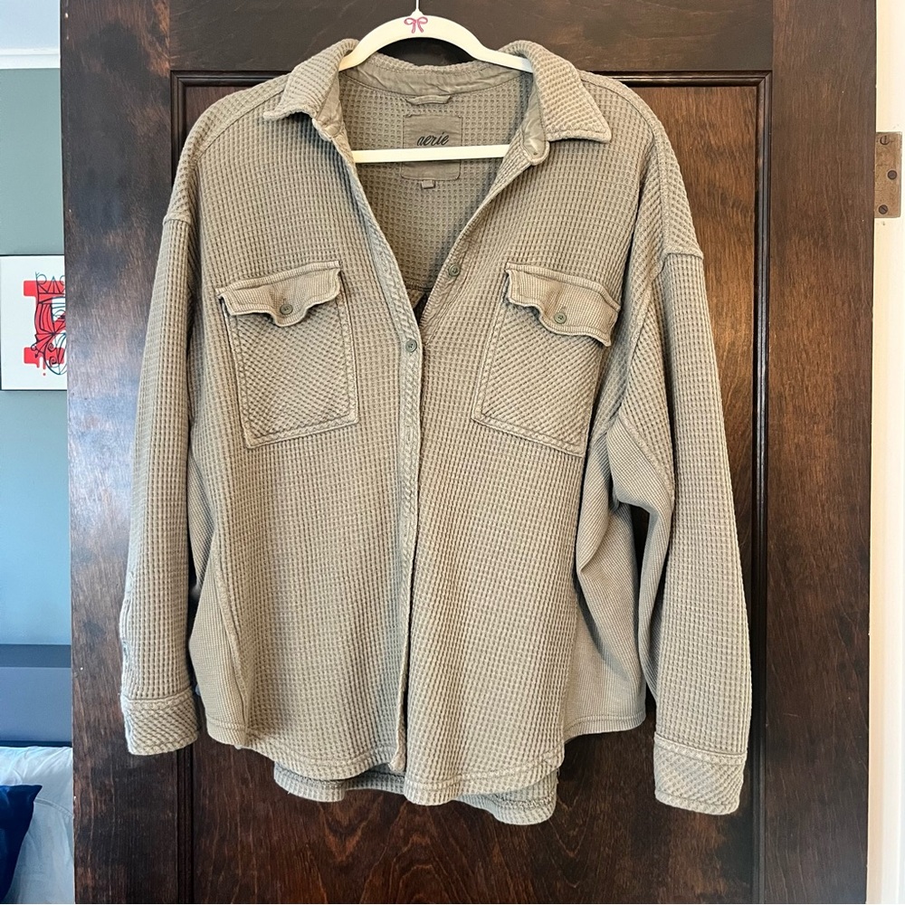 Casual Green Button-Up Shirt